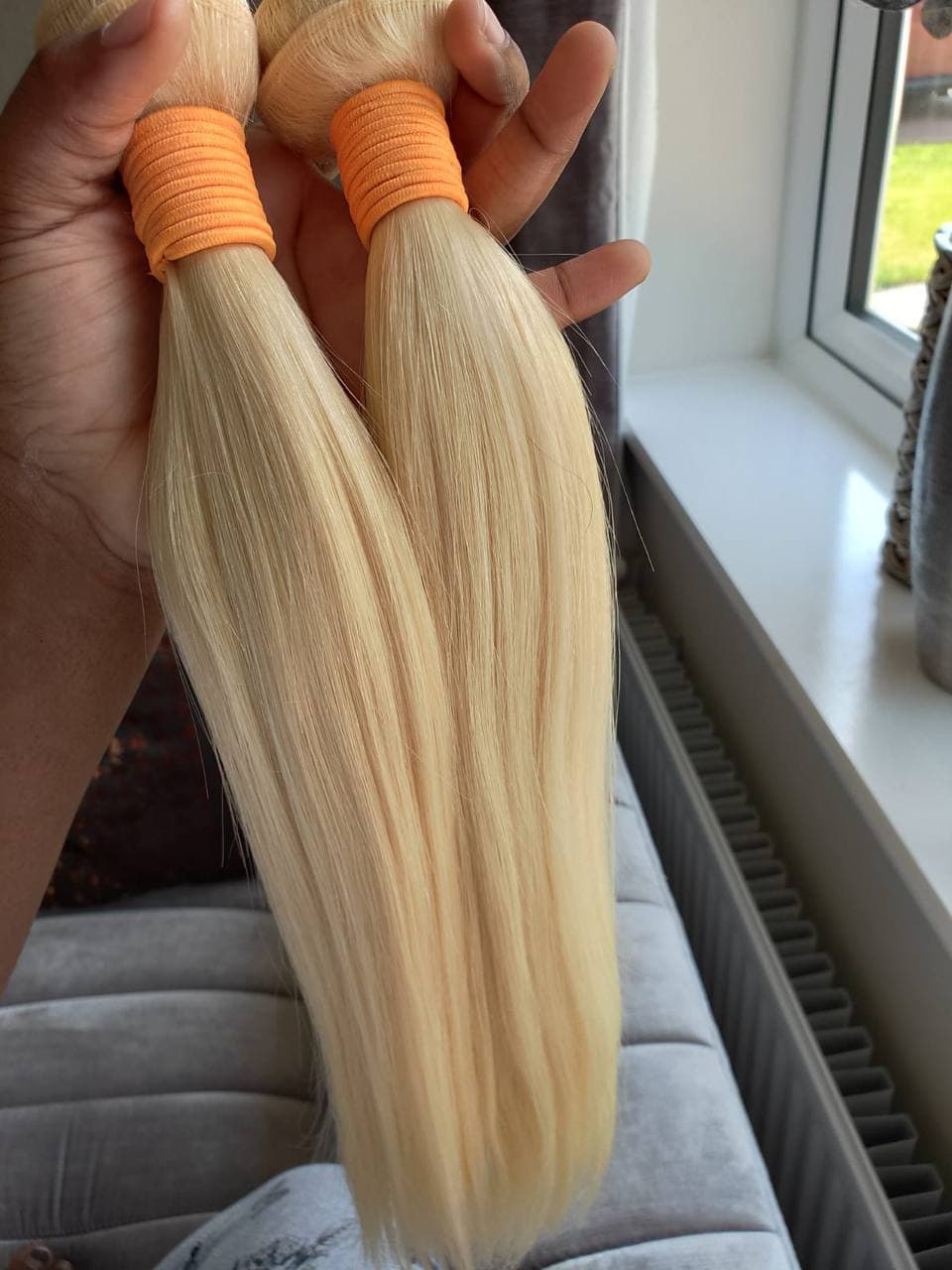 Luxurious Blonde Straight Hair - Image 5